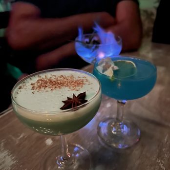 The Green Hour - Charred Hive The Green Hour Mares De Flores - Cocktail Bars Near Me - Nashville, Tennessee The Green Hour - Charred Hive The Green Hour Mares De Flores - Cocktail Bars Near Me - Nashville, Tennessee