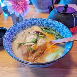 Xu Noodle Bar - Wonton Soup (€15)