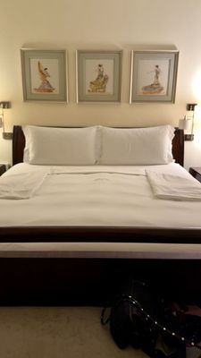 Raffles Makati by null