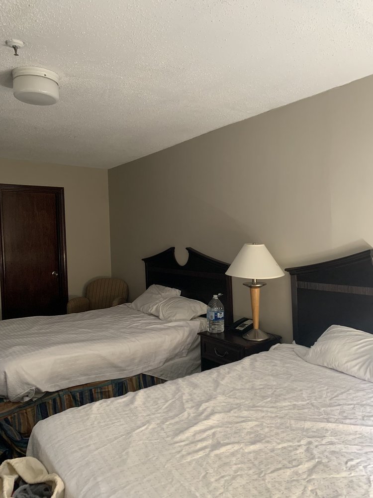 RODEWAY INN & SUITES Updated September 2024 87 Photos & 39 Reviews