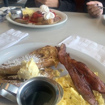 Flapjacks - French Toast with 2 Eggs and Meat 2 Biscuits and Gravy - Breakfast & Brunch Near Me - Sacramento, California