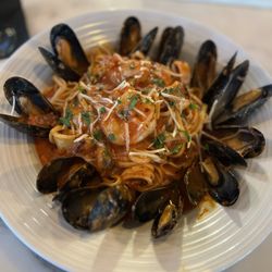 North 26 Restaurant and Bar - Spicy Garlic Shrimp Pasta Dinner