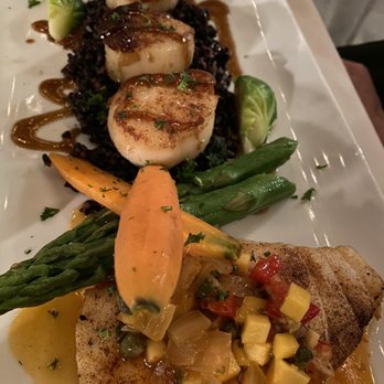 Wally's Desert Turtle - Scallops and sea bass - Steakhouses Near Me - Rancho Mirage, California Wally's Desert Turtle - Scallops and sea bass - Steakhouses Near Me - Rancho Mirage, California