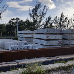Neptune Memorial Reef - Loading up the barge...