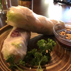 Sai Gon Cuisine - Sommerrollen mit Hähnchenfleisch und Koriander