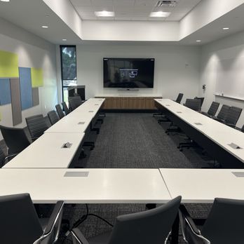 Twin Lakes Park Facility - Medium meeting room. Large meeting room is outside in next bulding. - Parks Near Me - Sarasota, Florida Twin Lakes Park Facility - Medium meeting room. Large meeting room is outside in next bulding. - Parks Near Me - Sarasota, Florida