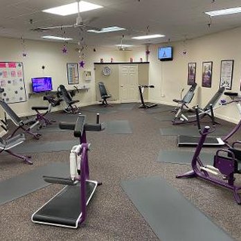 Curves - Updated hydraulic strength training equipment. - Gyms Near Me - Topsfield, Massachusetts Curves - Updated hydraulic strength training equipment. - Gyms Near Me - Topsfield, Massachusetts