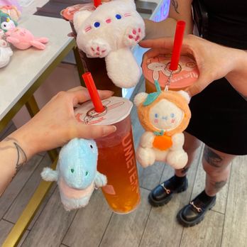 Ume Tea - Peachy watermelon w/ aloe (dino), peachy slushy (orange), grape green tea (white cat) - Bubble Tea Near Me - Milpitas, California Ume Tea - Peachy watermelon w/ aloe (dino), peachy slushy (orange), grape green tea (white cat) - Bubble Tea Near Me - Milpitas, California