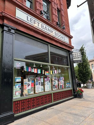 Left Bank Books by null