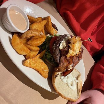 Tarpy's Roadhouse - Kobe burger - New American Near Me - Monterey, California Tarpy's Roadhouse - Kobe burger - New American Near Me - Monterey, California