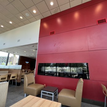 Wendy's - Fireplace seating - Burgers Near Me - Valdosta, Georgia Wendy's - Fireplace seating - Burgers Near Me - Valdosta, Georgia