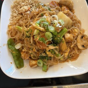 Shine Thai Cuisine - mixed vegetable pad thai - Thai Near Me - Daly City, California Shine Thai Cuisine - mixed vegetable pad thai - Thai Near Me - Daly City, California