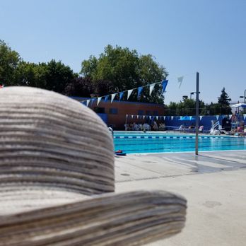 Grant Pool - It's a hat and 70 SPF day! - Swimming Pools Near Me - Portland, Oregon Grant Pool - It's a hat and 70 SPF day! - Swimming Pools Near Me - Portland, Oregon