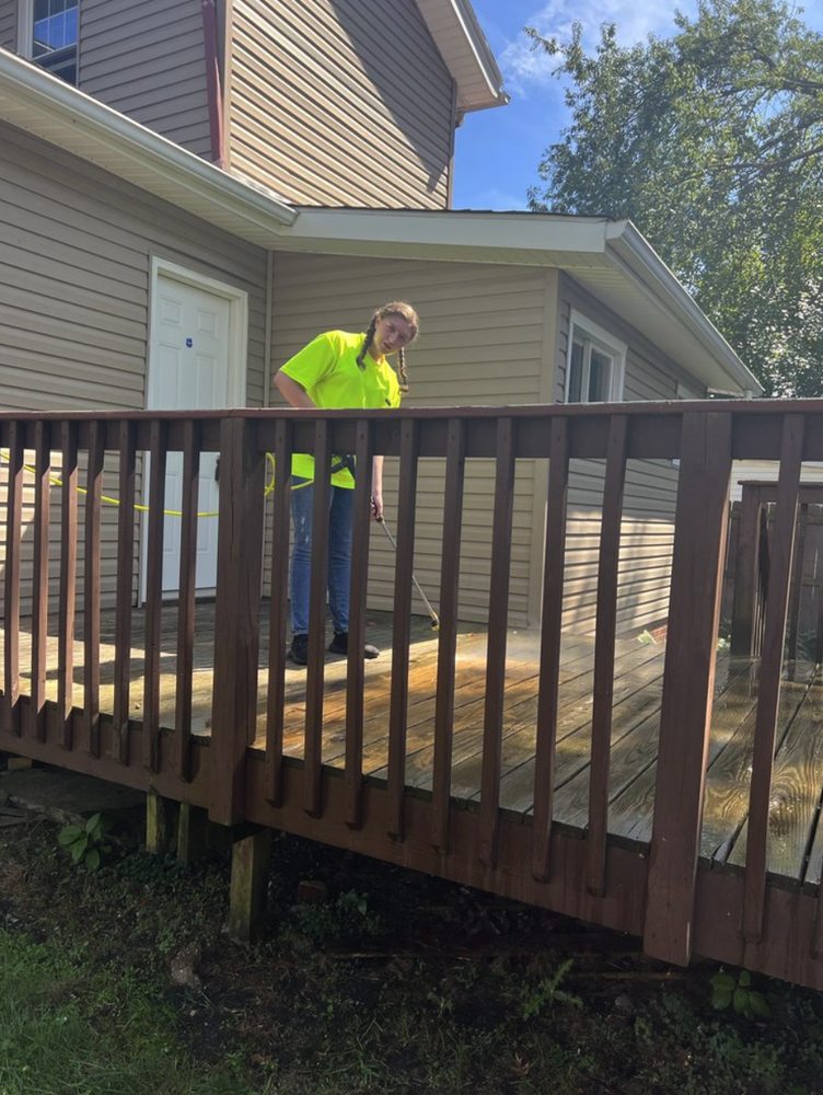 Slide of Kings Crest Construction