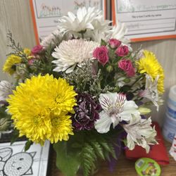 Gonsalves-Fasso Flowers - Florist Choice Daily Deal - Stunning Fresh Seasonal Blooms
