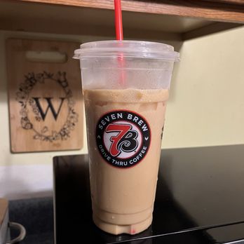 7 Brew Coffee - Large Decaf Iced Caramel Macchiato with Oat Milk - Coffee & Tea Near Me - Ashland, Virginia