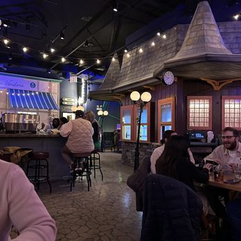 Snakes & Lattes Chicago - Vibes - Bars Near Me - Chicago, Illinois Snakes & Lattes Chicago - Vibes - Bars Near Me - Chicago, Illinois