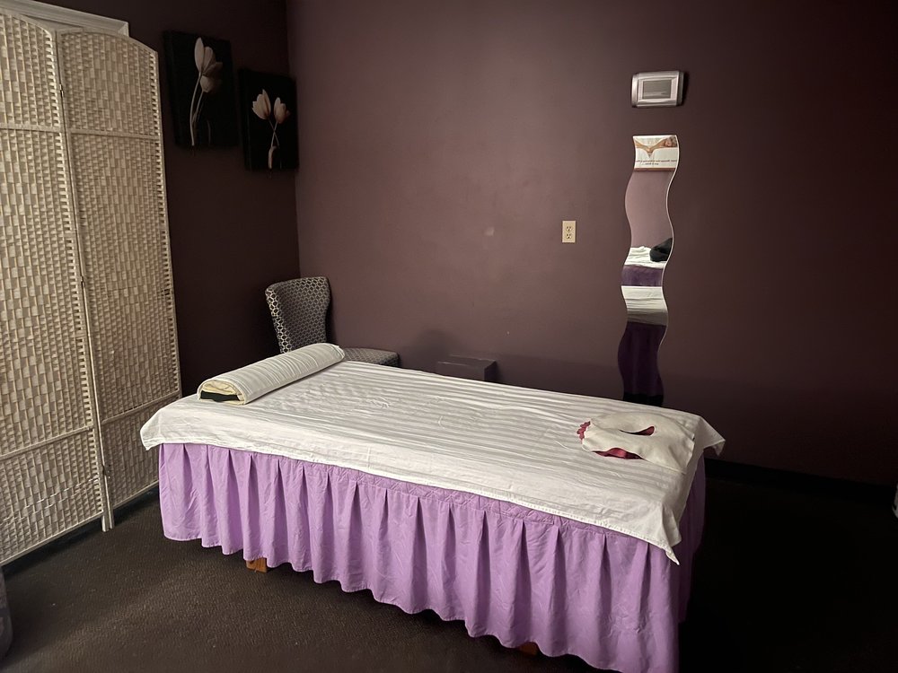 LIVE HEALTH CENTER Updated May 2024 19 Photos & 20 Reviews 202 S