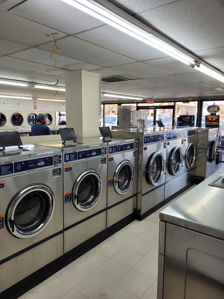 MR. BUBBLES LAUNDROMAT WELLS Updated August 2024 89 Photos & 23