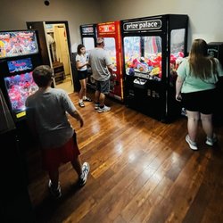 Rick's New York Style Pizza - Arcade