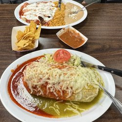 La Central Taqueria - Wet Burrito, Enchiladas Rojas
