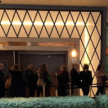 Three Sisters Cafe - Waiting line sometimes up to two dozen people. - Desserts Near Me - Niagara Falls, New York