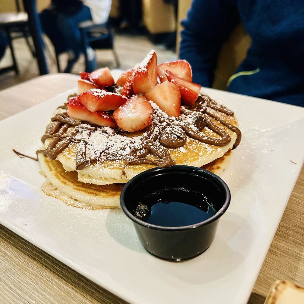 Remy’s on Main - Strawberry and Nutella pancakes - Breakfast & Brunch Near Me - Bradenton, Florida