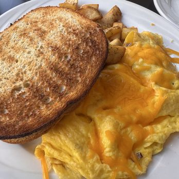 Magnolia Hotel - Omaha - Brunch - Hotels Near Me - Omaha, Nebraska Magnolia Hotel - Omaha - Brunch - Hotels Near Me - Omaha, Nebraska