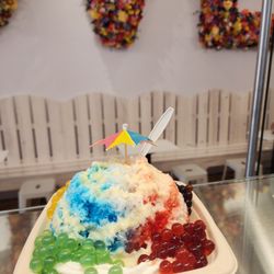 Valda June's - Hawaiian Shave Ice
with Boba Pearls