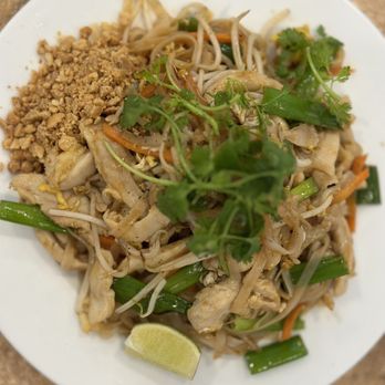 Pho Kim's - S11 chicken pad Thai made with rice noodles, bean sprouts, green onions, Eggs, fried tofu served with crushed peanuts - Vietnamese Near Me - Harrisburg, Pennsylvania Pho Kim's - S11 chicken pad Thai made with rice noodles, bean sprouts, green onions, Eggs, fried tofu served with crushed peanuts - Vietnamese Near Me - Harrisburg, Pennsylvania