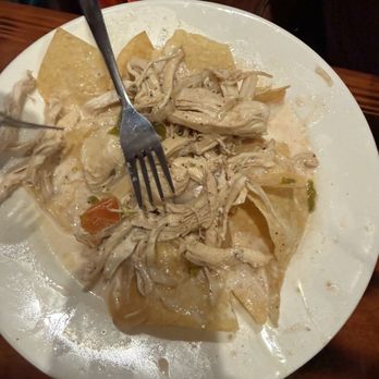 Casa Rica - Disappointing. This is "fajita chicken nachos". Boiled chicken and cheese dip. One tomato, on piece of bell pepper. - Mexican Near Me - Hoschton, Georgia