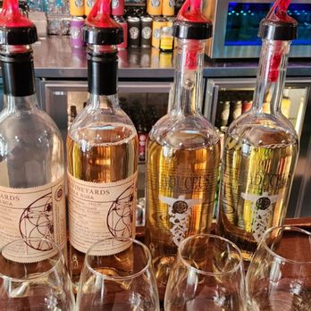 Caduceus Cellars - Tasting the whites and rose - Wineries Near Me - Jerome, Arizona