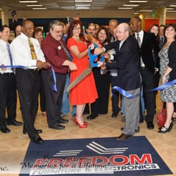 Lakewood Chamber of Commerce - Blue Ribbon Cutting Ceremonies are held for Members who are new, have remodeled or relocated.