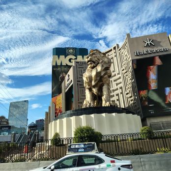 MGM Grand Pool Complex - MGM Grand Casino 7-16-26 - Swimming Pools Near Me - Las Vegas, Nevada