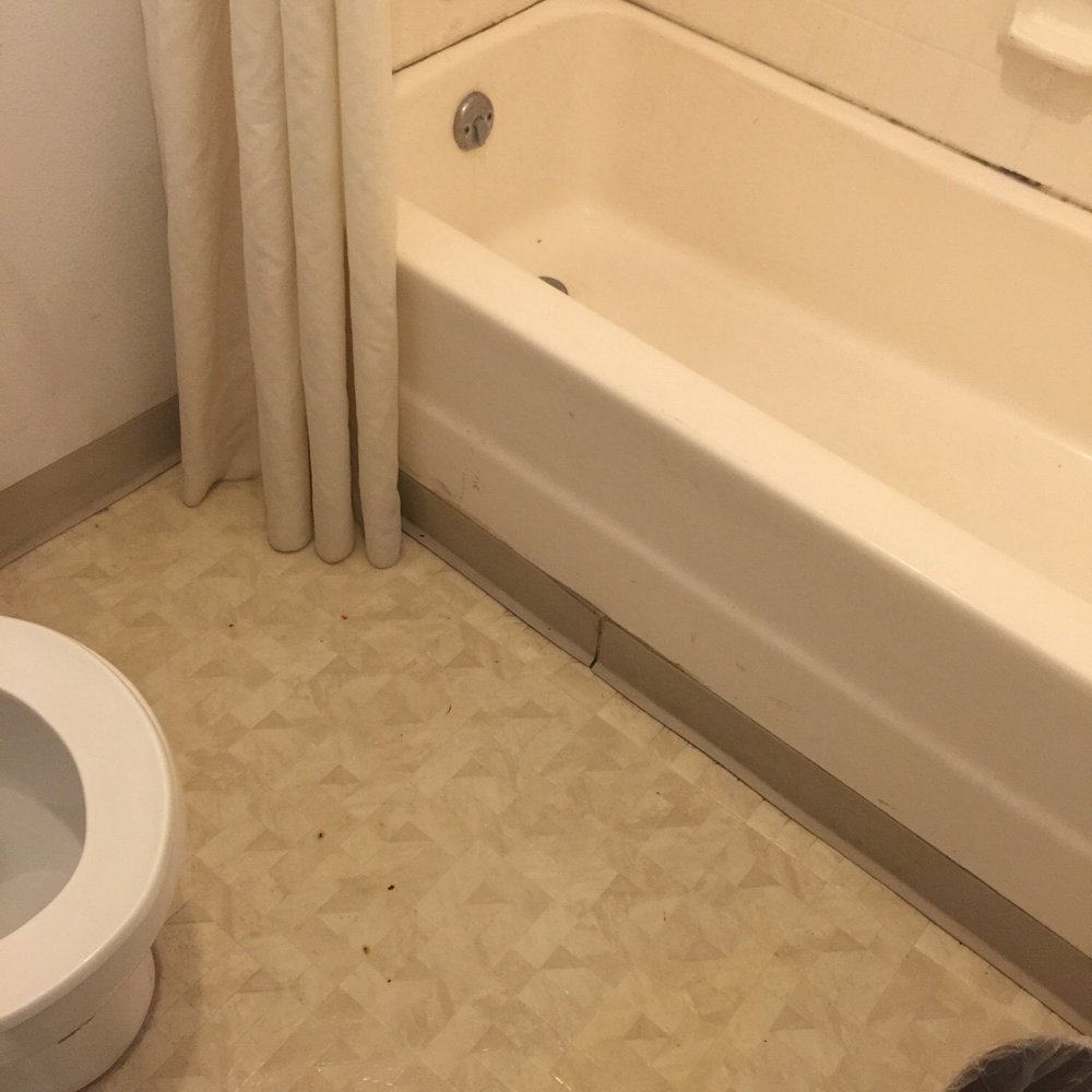 Hotel Salazar - STAINS EVERYWHERE!! - Hotels Near Me - Tijuana, BCN