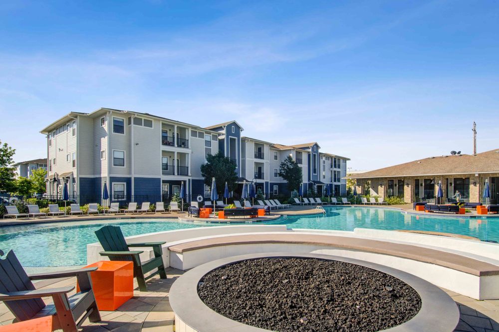 DOMAIN AT TOWN CENTRE Updated September 2024 41 Photos & 19 Reviews 5000 Domain Dr