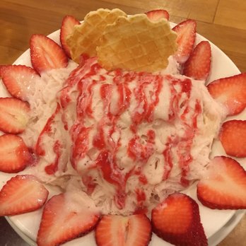 Jeng Chi - Taiwanese strawberry snow ice - delicious! - Bakeries Near Me - Richardson, Texas
