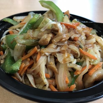 The Oaks Cafe - pancit with rice noodles, shrimp, carrots, green peppers, cabbage, onions, and mushrooms - American Near Me - Fairfax, Virginia The Oaks Cafe - pancit with rice noodles, shrimp, carrots, green peppers, cabbage, onions, and mushrooms - American Near Me - Fairfax, Virginia