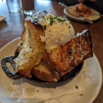North Italia - garlicyy bread - Pizza Near Me - El Segundo, California