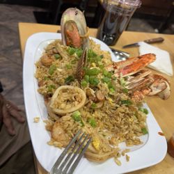 Leña Y Carbon - Chaufa de mariscos
