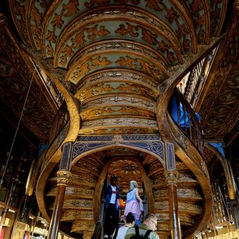 Livraria Lello - Stairs - Bookstores Near Me - Porto, 13 Livraria Lello - Stairs - Bookstores Near Me - Porto, 13