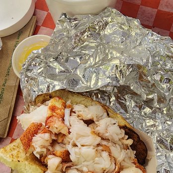 James Hook & Co - My lobstah roll, oh! the clam chowdah is marvelous as well! - Seafood Near Me - Boston, Massachusetts James Hook & Co - My lobstah roll, oh! the clam chowdah is marvelous as well! - Seafood Near Me - Boston, Massachusetts