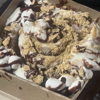 Cinnaholic - S'mores Cinnabon - Bakeries Near Me - Virginia Beach, Virginia Cinnaholic - S'mores Cinnabon - Bakeries Near Me - Virginia Beach, Virginia