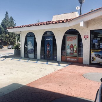 Thousand Oaks Chevron - I like the adobe feel of this cool Chevron. and see the pavers-nice touch! - Gas Stations Near Me - Thousand Oaks, California Thousand Oaks Chevron - I like the adobe feel of this cool Chevron. and see the pavers-nice touch! - Gas Stations Near Me - Thousand Oaks, California