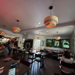 Bua Thai Kitchen - Interior