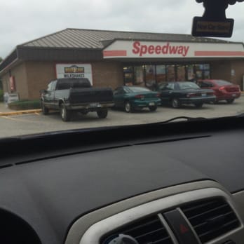 Speedway - a view from inside of a car - Gas Stations Near Me - Alexandria, Kentucky