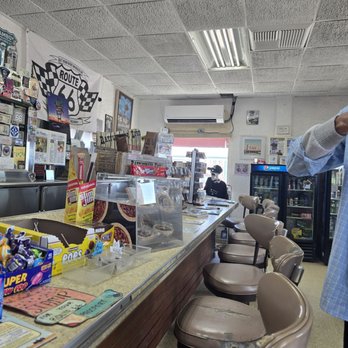 Roy's Motel & Cafe - Gas Stations Near Me - Amboy, California