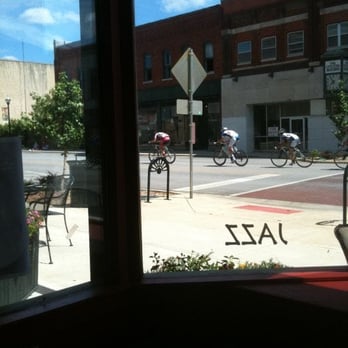 Big Momma's - Queen City Criterium going by on CStreet - Coffee & Tea Near Me - Springfield, Missouri