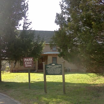 Caleb Smith State Park Preserve - isn't it a tiny bit odd that it's public land, apparently a landmark, yet private? lol - Parks Near Me - Smithtown, New York