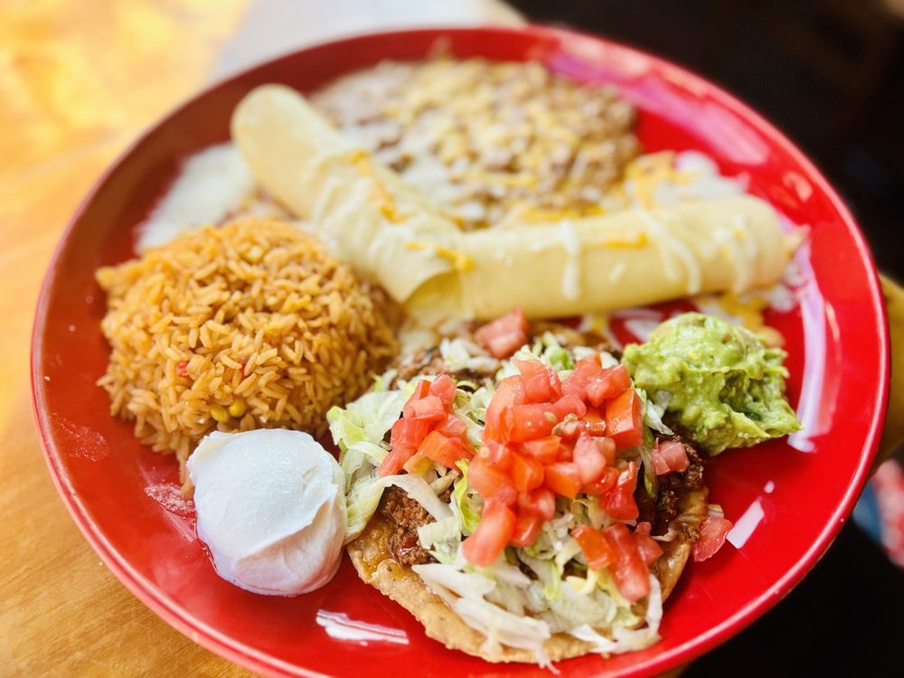 Food from El Mariachi